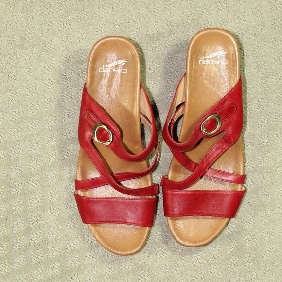 Dansko Women's Size 10 / 41 Red Strappy Slide Wedge Sandals - Picture 2 of 6